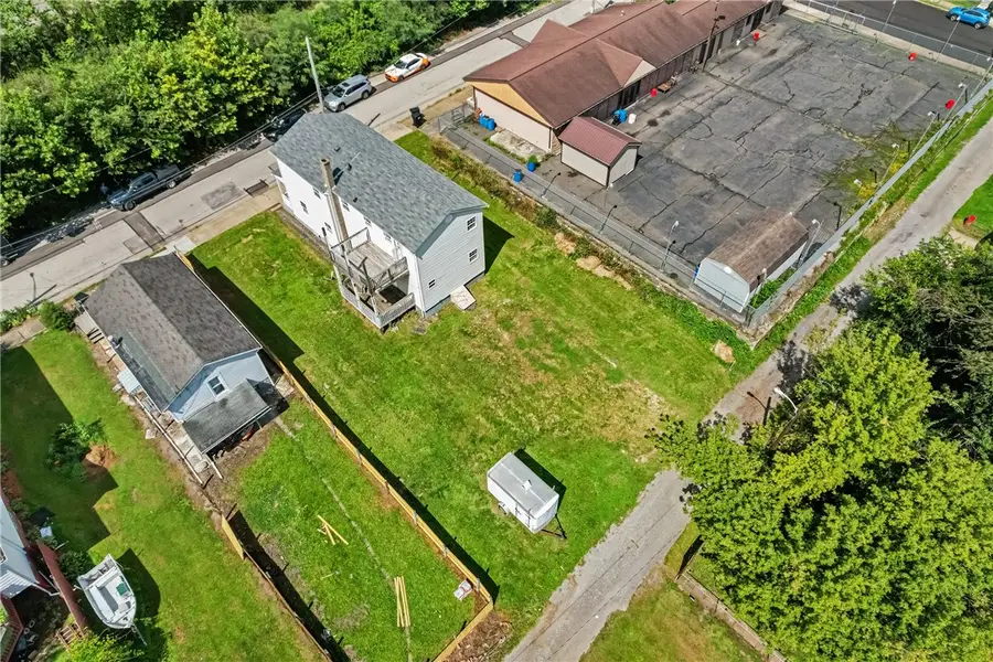 414 Erie Ave, Aliquippa, PA 15001 - #2
