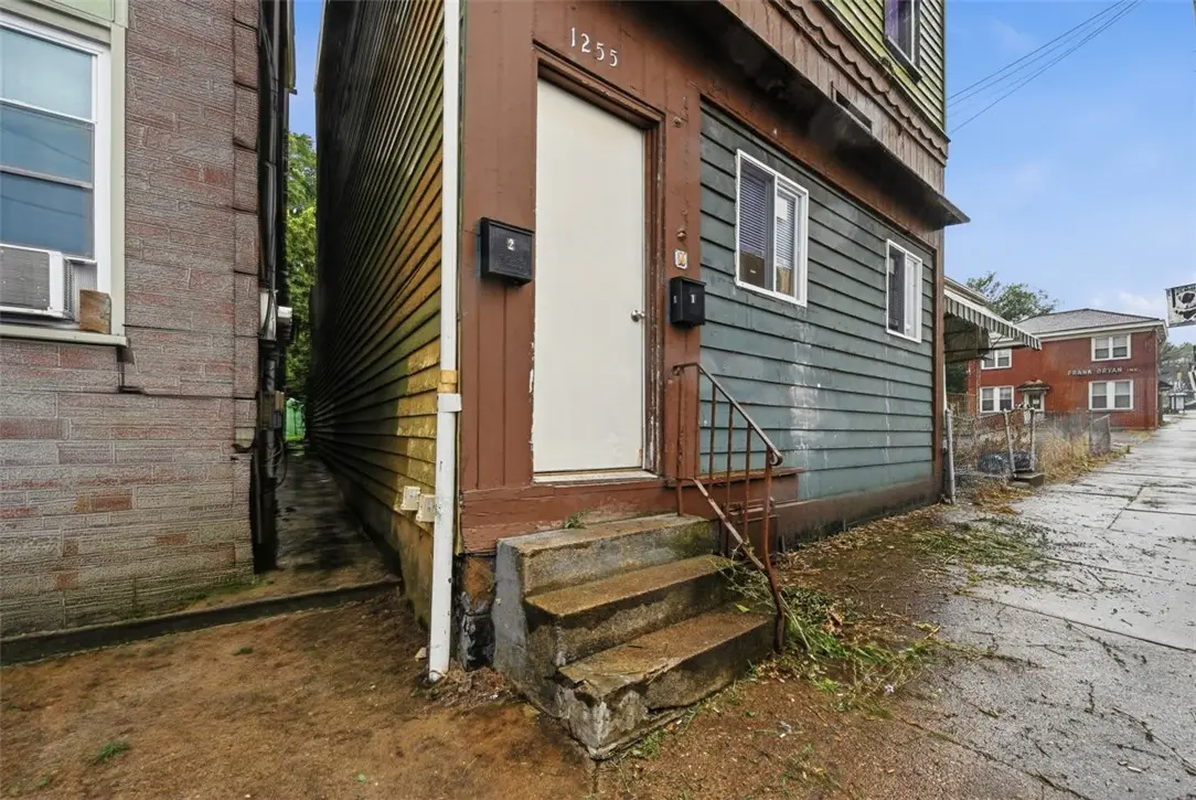 1255 Chartiers Ave, McKees Rocks, PA 15136 - #1