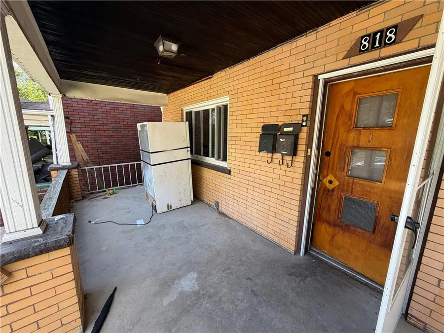 818 Lamont St, Stowe, PA 15136 - #2