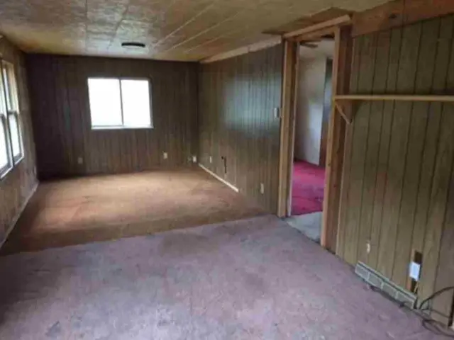 2302 Hunter Rd, Greensburg, PA 15601 - #3