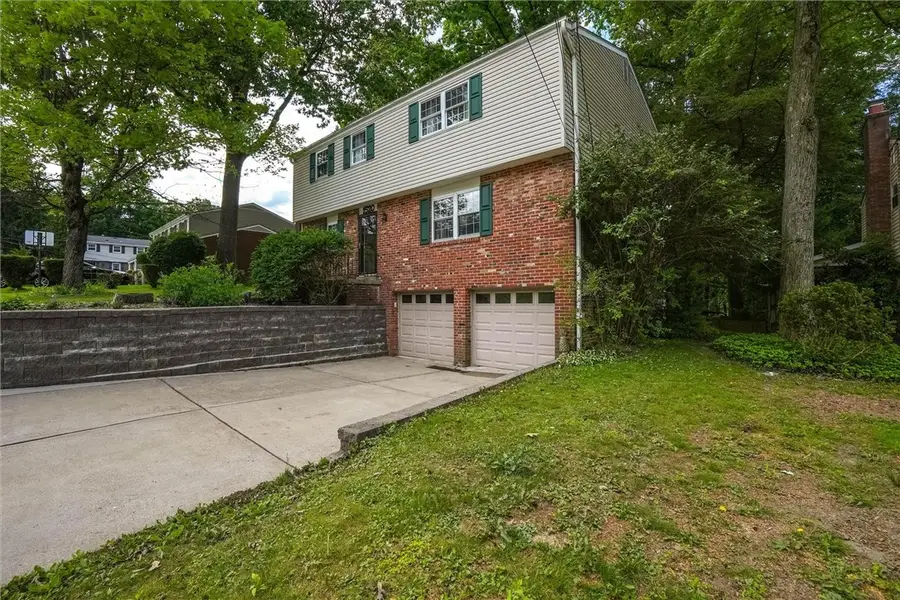 1520 Woodstream Dr, Glenshaw, PA 15116 - #2