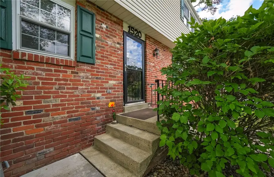 1520 Woodstream Dr, Glenshaw, PA 15116 - #3