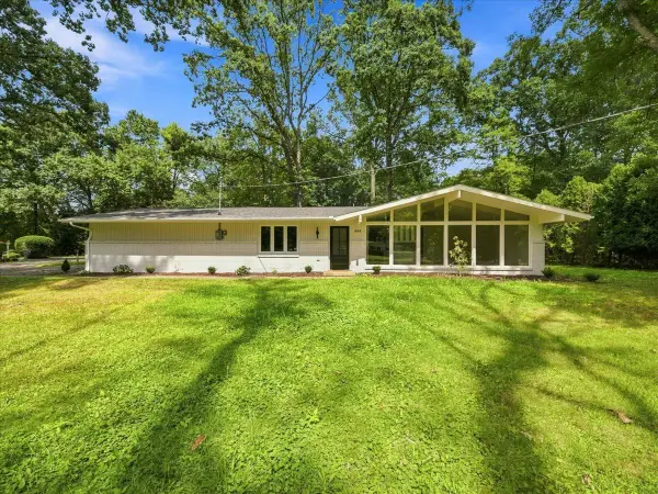 444 Leawood Drive, New Castle, PA 16105