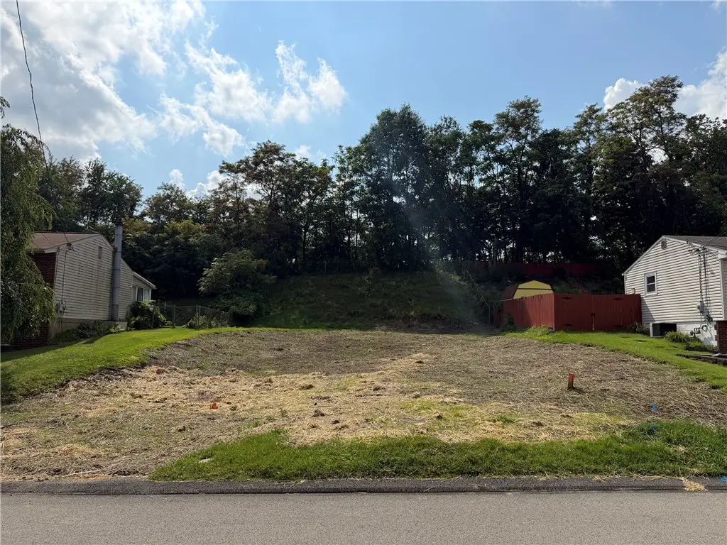 4933 Havana Dr, Pittsburgh, PA 15239 - #1