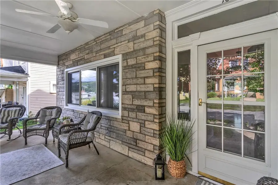 16 E Gaskill Ave, Jeannette, PA 15644 - #2