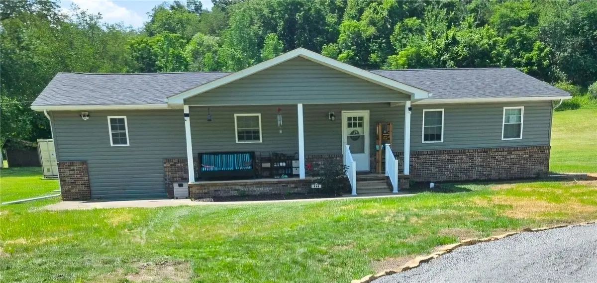 633 Bartleyville Rd, Burgettstown, PA 15021 - #1