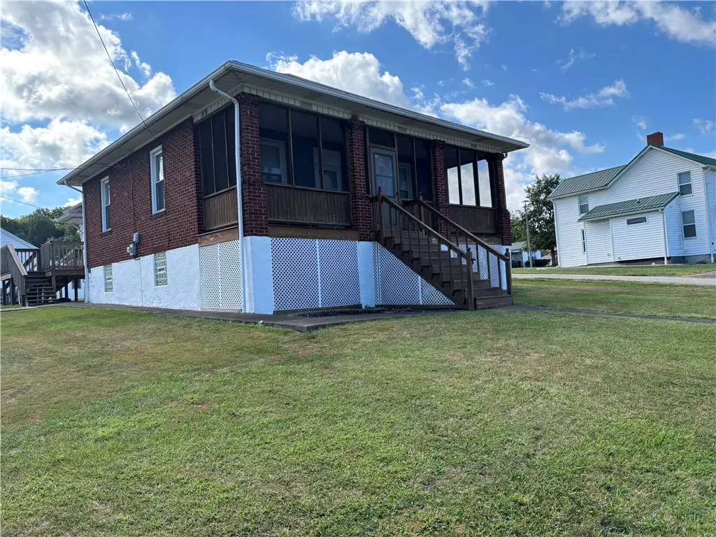 203 Mountain View Rd, Uniontown, PA 15401 - #1