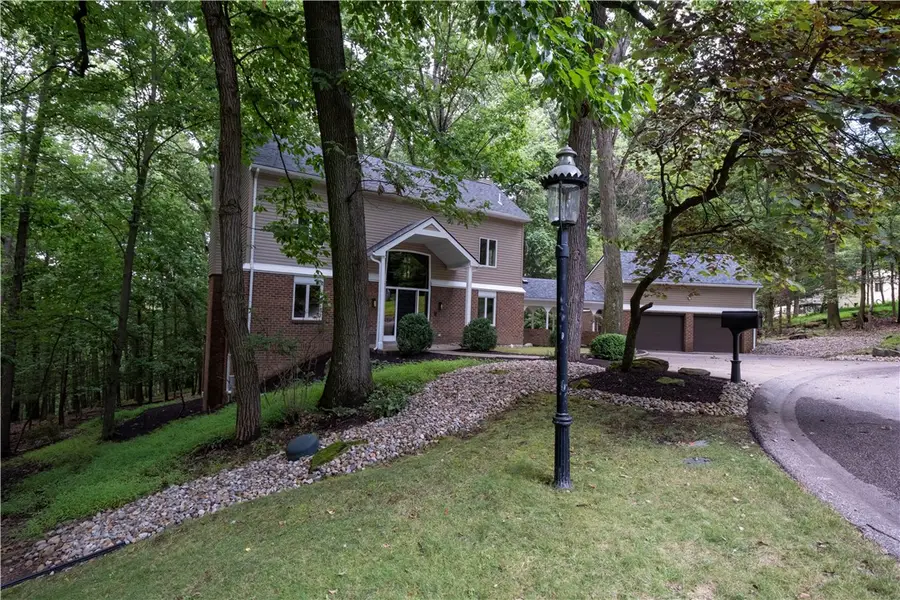 9843 Woodland Rd North, Pittsburgh, PA 15237 - #2