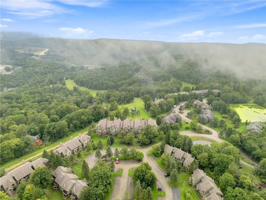 5312 Summit Dr, Jefferson, PA 15502 - #2