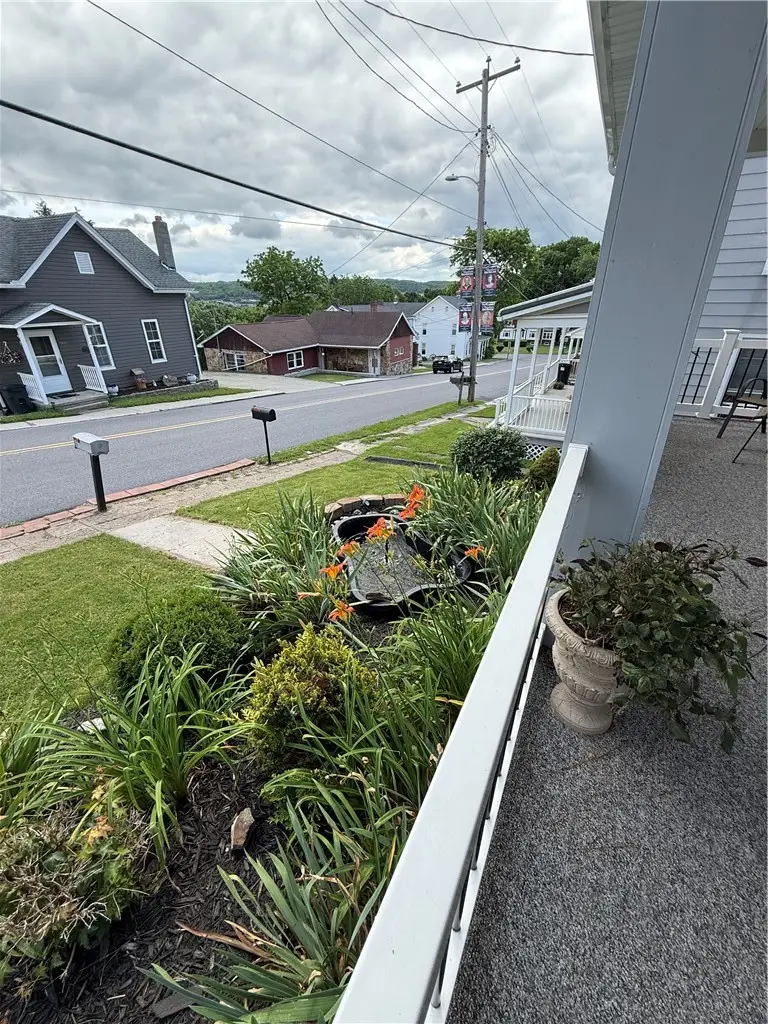 300 E Main St, Stoystown, PA 15563 - #3