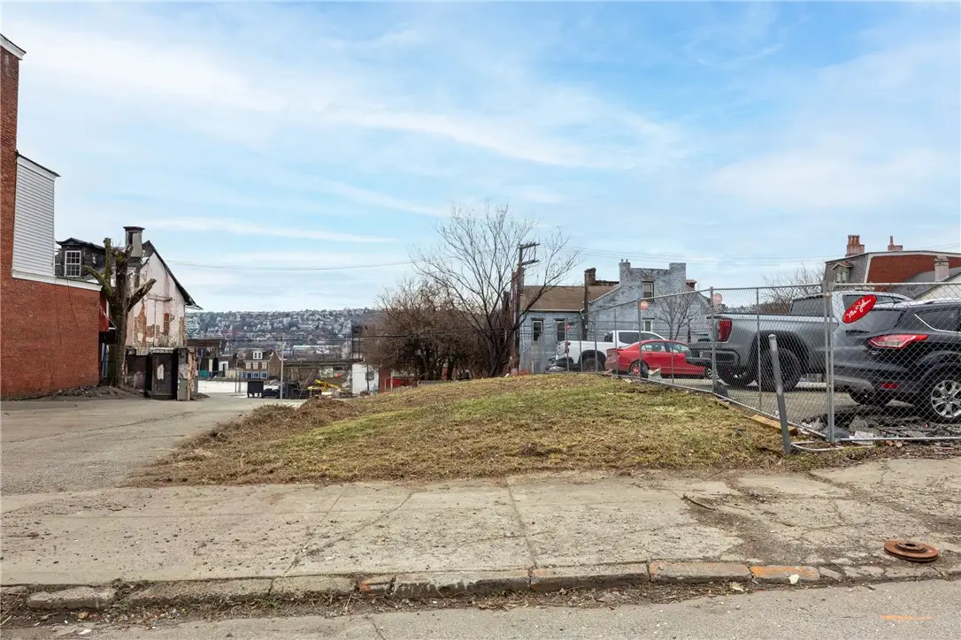 2106 5th Ave, Pittsburgh, PA 15219 - #1