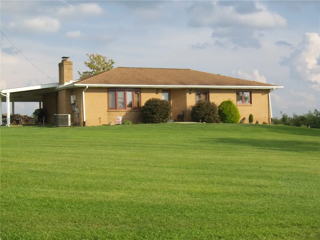 161 Mellon Rd, New Brighton, PA 15066 - #1