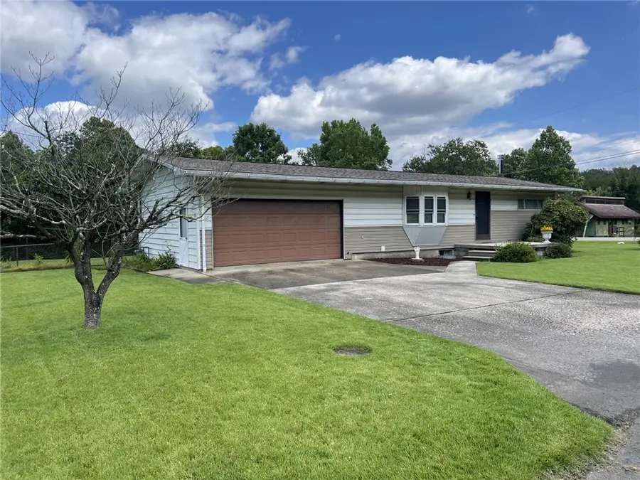 198 Keystone St, Uniontown, PA 15401 - #2