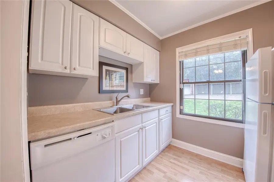 636 Carriage Cir, Pittsburgh, PA 15205 - #3