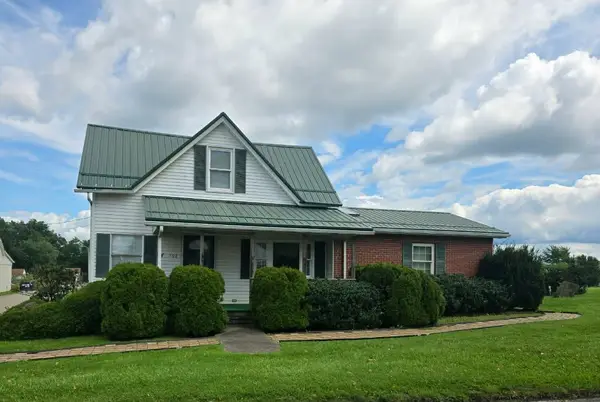 302 S Washington St, Eau Claire, PA 16030