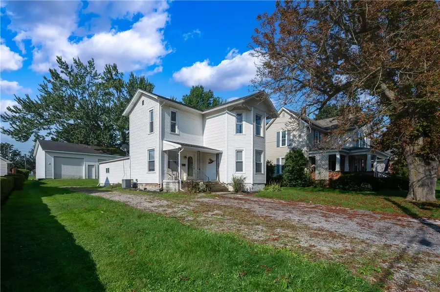 312 College Ave, Grove City, PA 16127 - #2