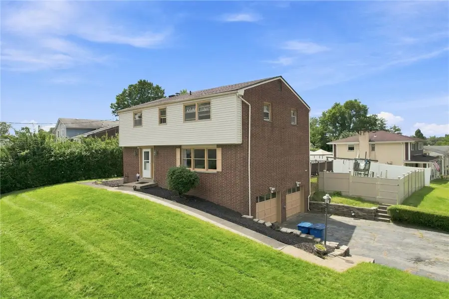 102 Greylock Dr, Pittsburgh, PA 15235 - #3