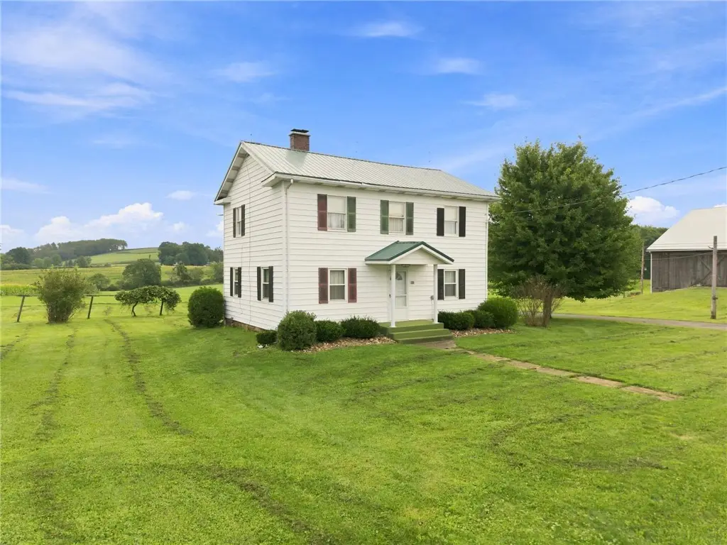 985 E Pike Rd, Indiana, PA 15701 - #1