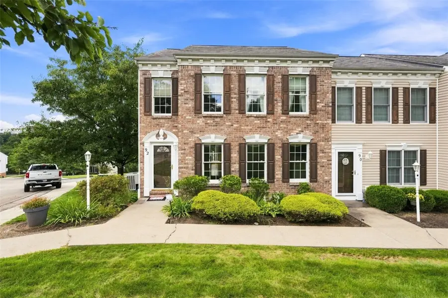 92 Castle View Dr, Kennedy, PA 15136 - #2