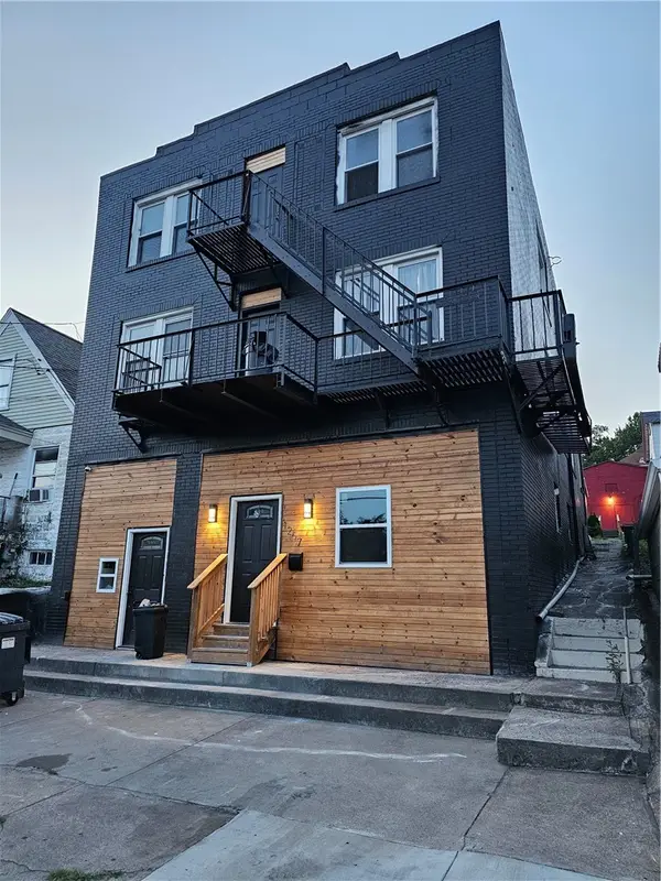 1257 8th Ave, Natrona Heights, PA 15065