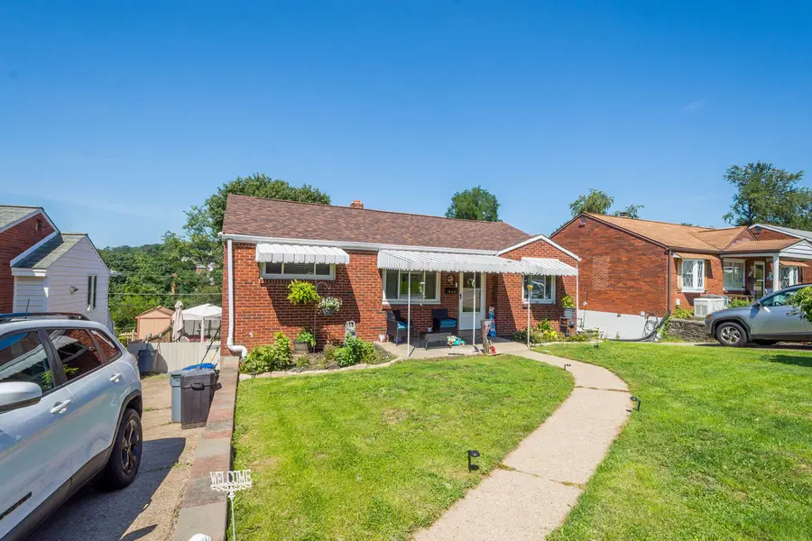 610 Sunnyland Avenue, Pittsburgh, PA 15227 - #2