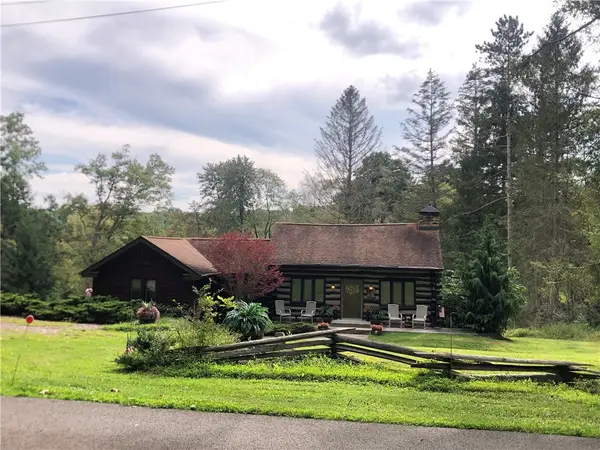 102 Lafayette Trail, Chalk Hill, PA 15421