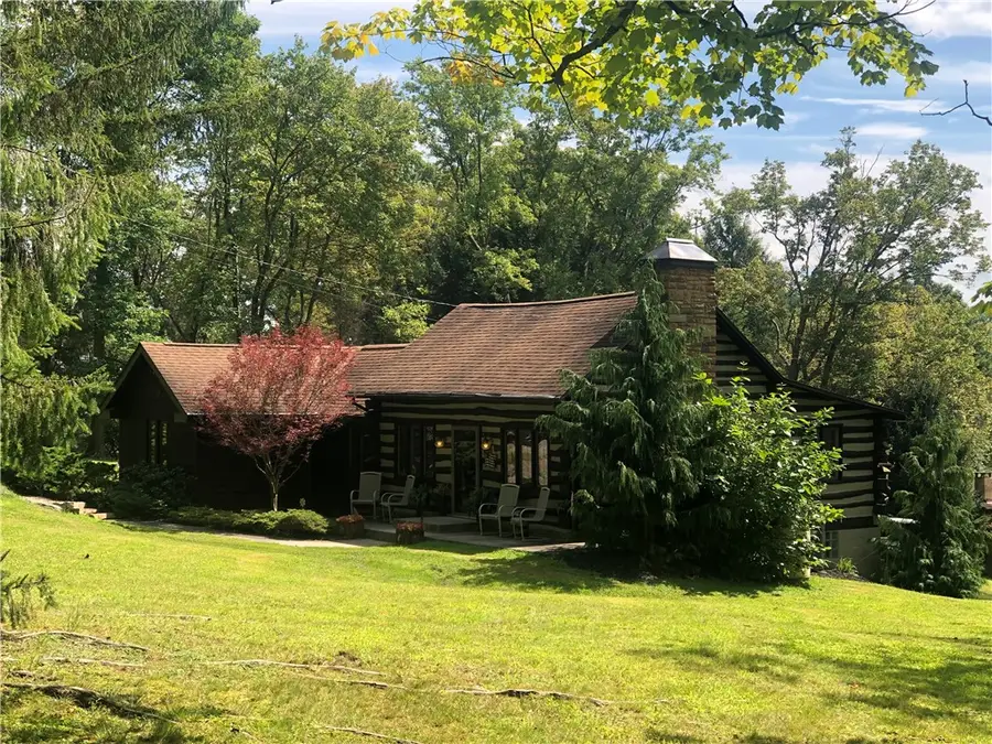102 Lafayette Trail, Chalk Hill, PA 15421 - #2