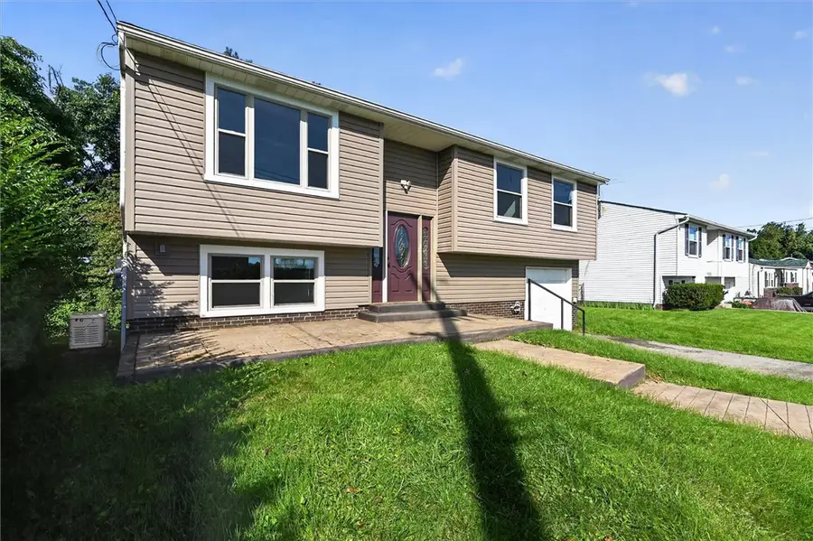 768 Illini Dr, Monroeville, PA 15146 - #2