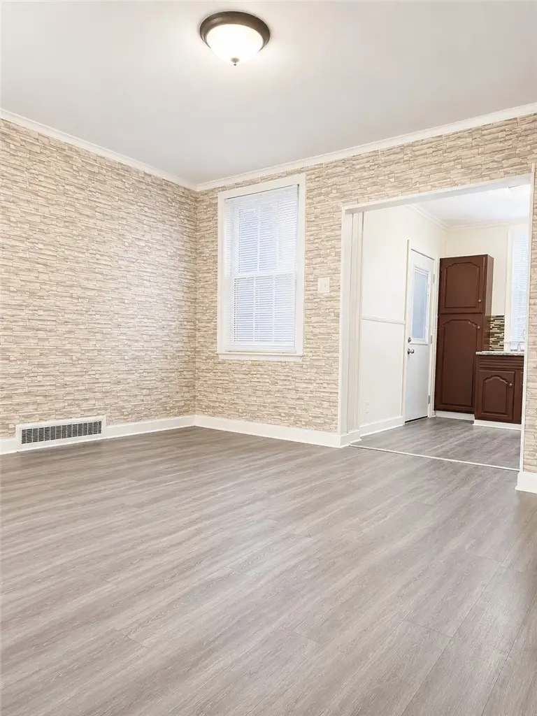906 1/2 Broadway Ave, Stowe, PA 15136 - #3