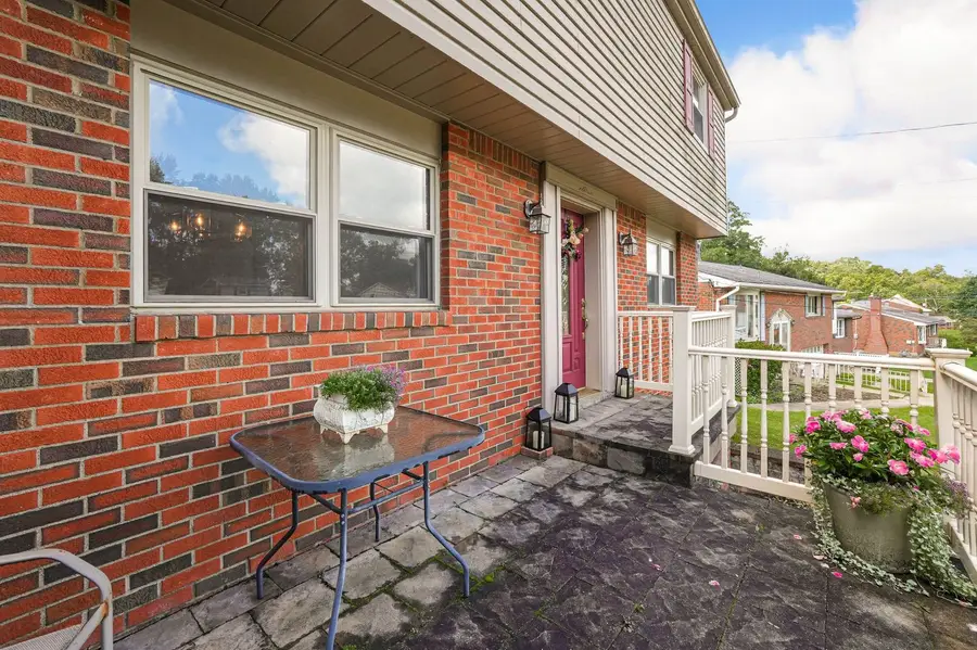 32 Carlsbad Road, Pittsburgh, PA 15239 - #2