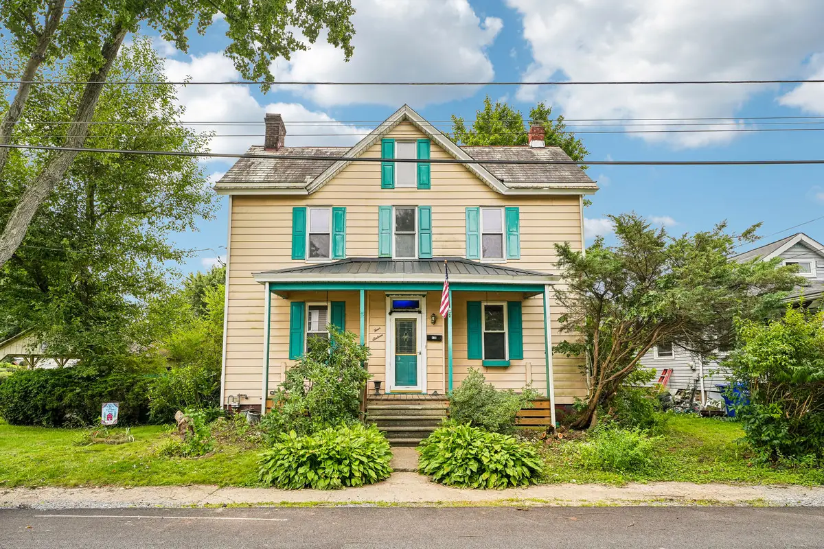416 E New Castle Street, Zelienople, PA 16063 - #1