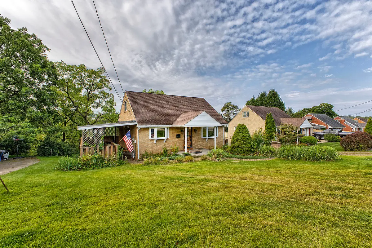 2040 Thomas Drive, North Huntingdon, PA 15642 - #1