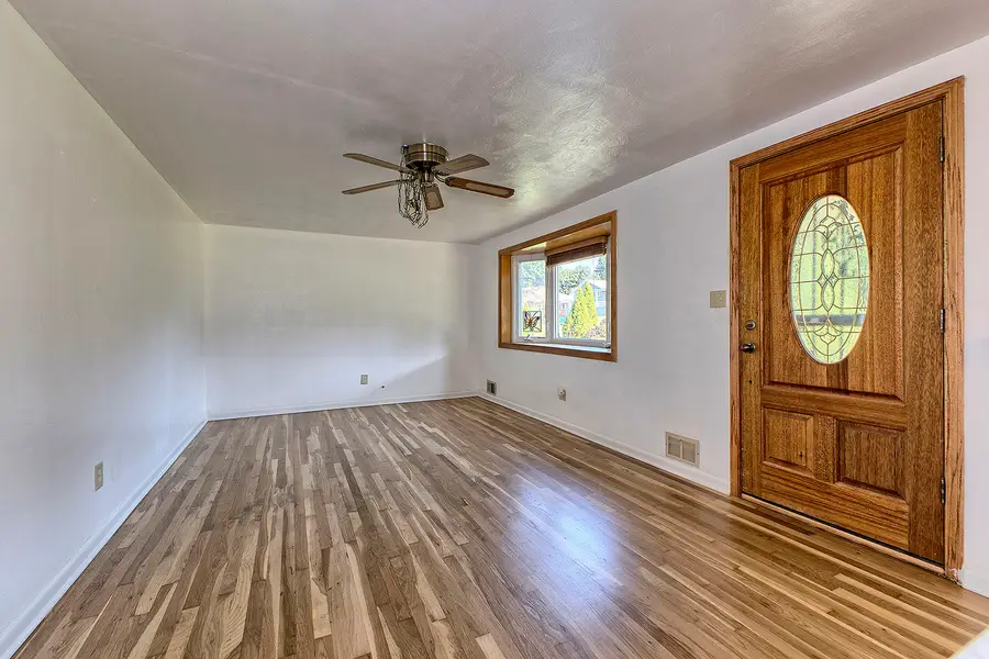 2040 Thomas Drive, North Huntingdon, PA 15642 - #3