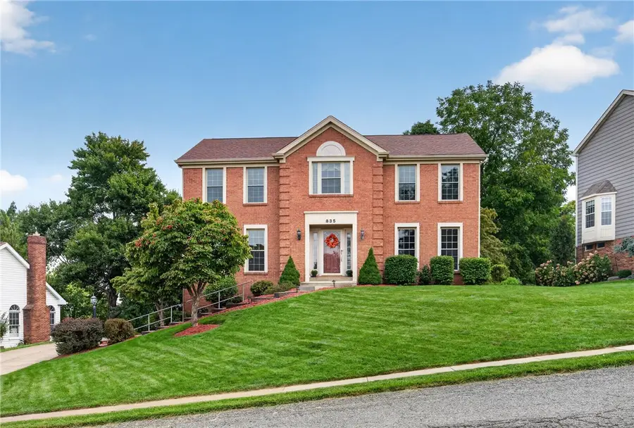 835 Boulder Dr, Bethel Park, PA 15102 - #2