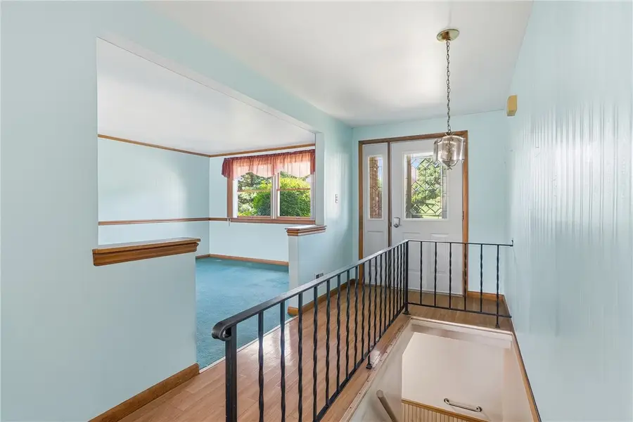 1111 Fiddleback Dr, Kennedy, PA 15136 - #3
