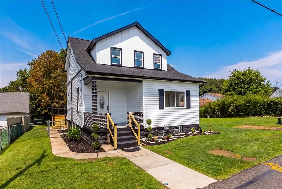 425 Peterson St, McKeesport, PA 15132 - #1