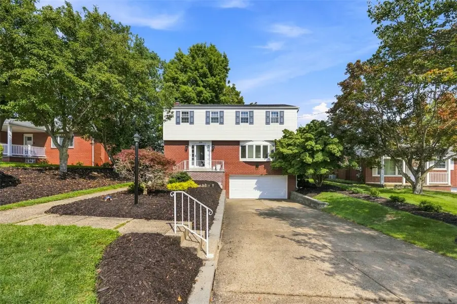 139 Maryland Dr, Carnegie, PA 15106 - #2