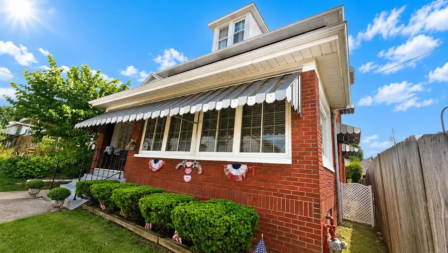 525 Walnut Street, Vandergrift, PA 15690 - #3