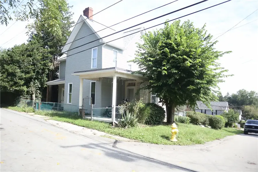 42 Pennsylvania Ave, California, PA 15419 - #2
