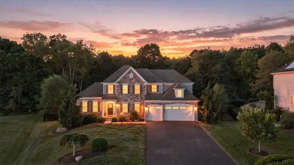 438 White Pine Ln, Baden, PA 15005