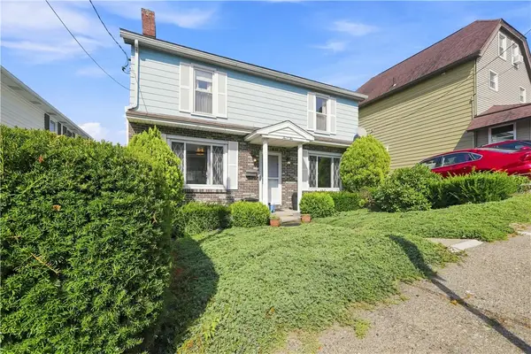 202 Lowell St, Vandergrift, PA 15690