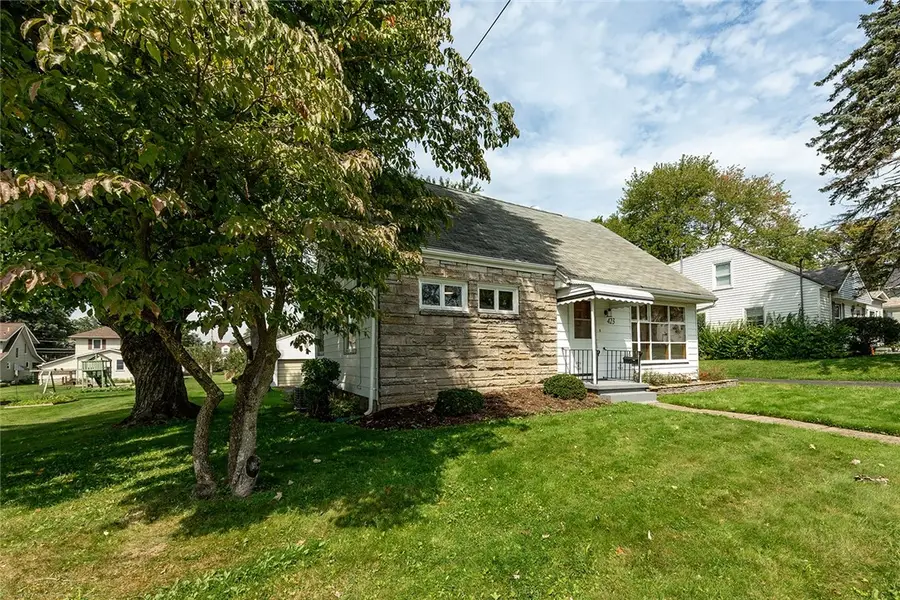 423 Flower Ave, Grove City, PA 16127 - #2