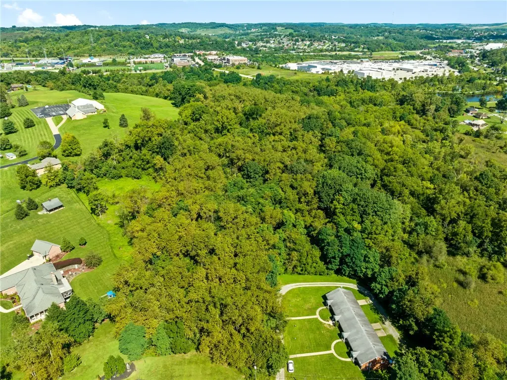 1621 Ridgewood Dr, Washington, PA 15301 - #1