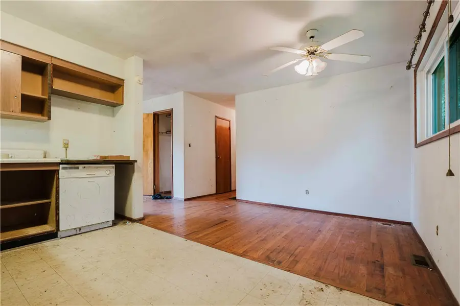 538 Steiner Bridge Rd, Valencia, PA 16059 - #3