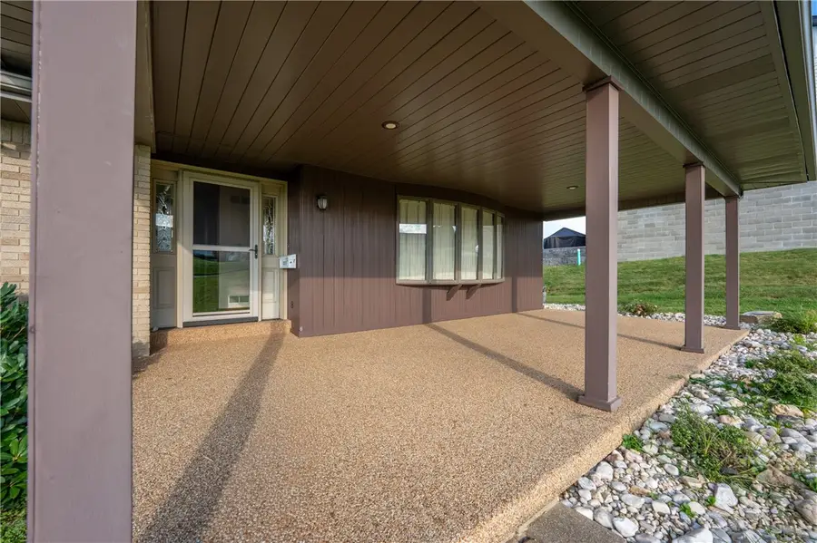 1217 Hillview Dr, North Huntingdon, PA 15642 - #2