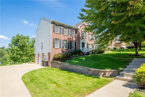104 Great Rock Drive, Bethel Park, PA 15102