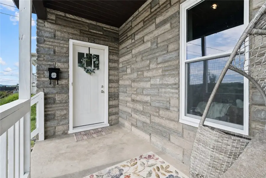 333 E Grant St, Houston, PA 15342 - #2