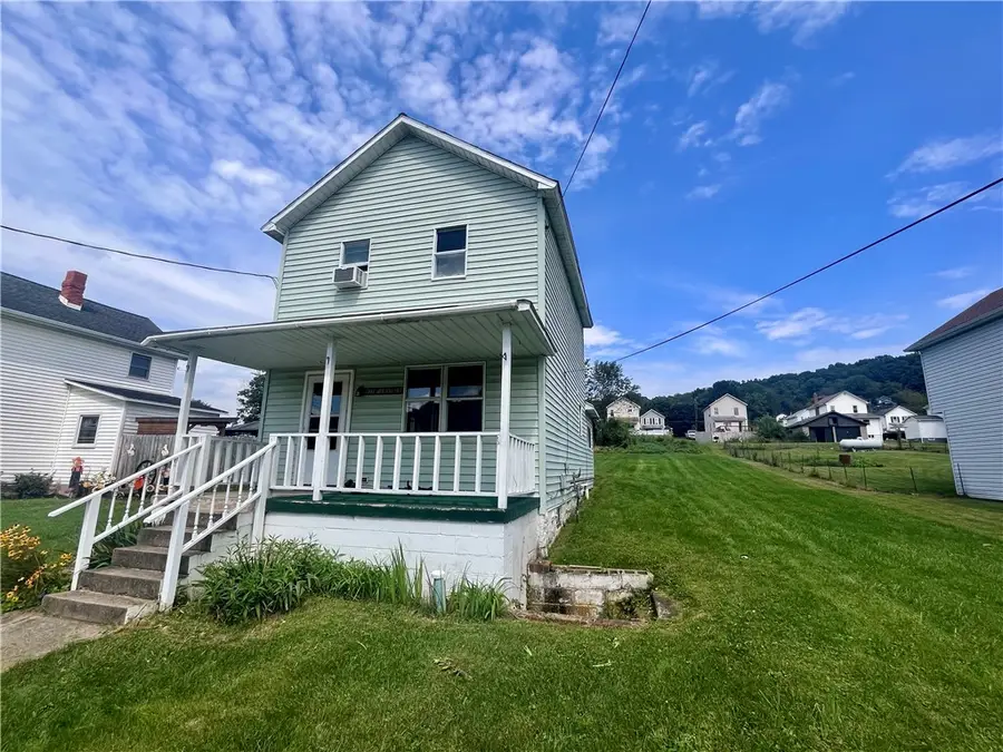 410 1st St, Ernest, PA 15739 - #3