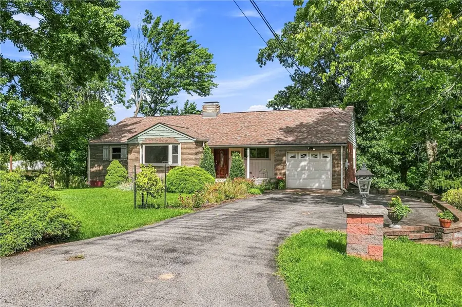 1318 Ridgewood Dr, Allison Park, PA 15101 - #2