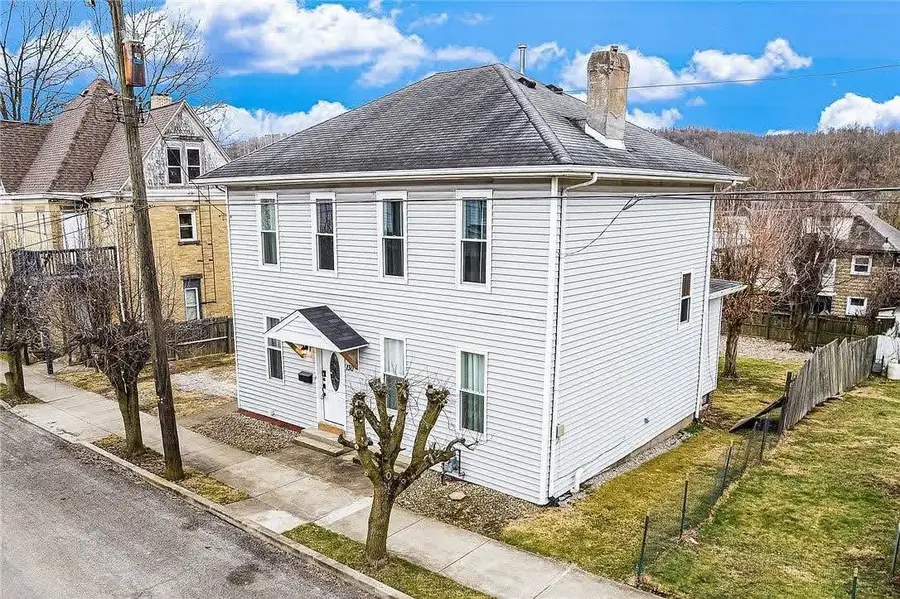 130 W Lincoln St, Waynesburg, PA 15370 - #2